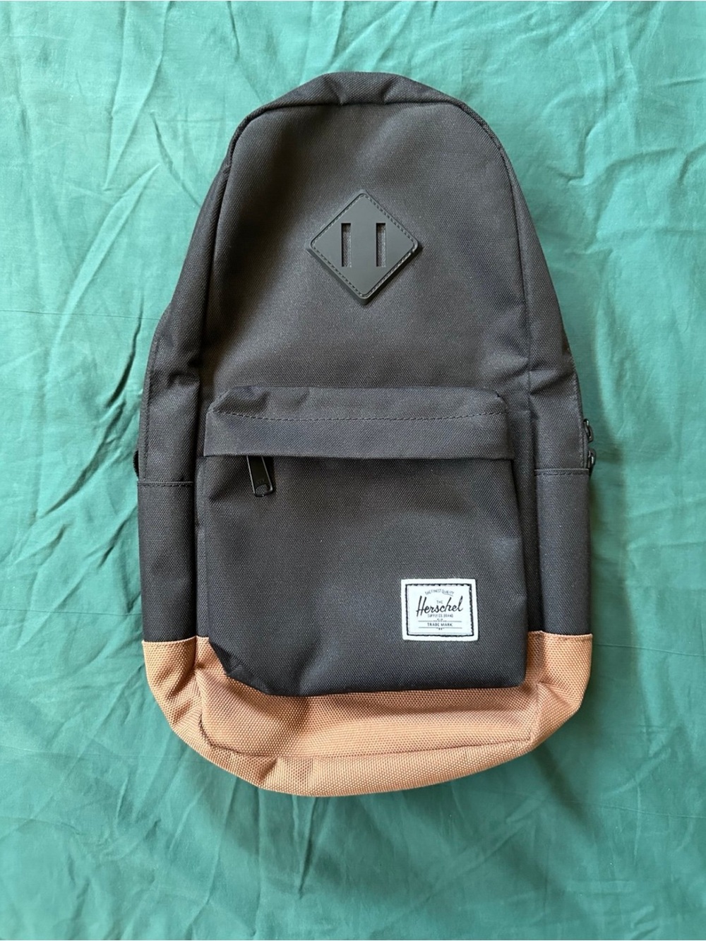 Herschel Classics Heritage Black Shoulder Bag - 8L Red Interior Great Condition